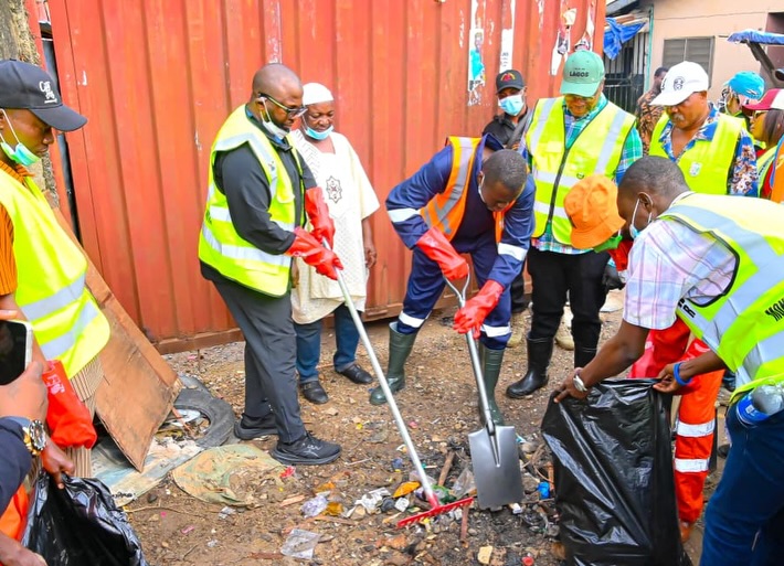 lagostelevision's tweet photo. Agoro urges Lagos residents to take responsibility for environmental cleanliness

#Lagos #EnvironmentalSanitation #CleanerLagos
https://t.co/KYUJWubtcI https://t.co/90R94hZjDk