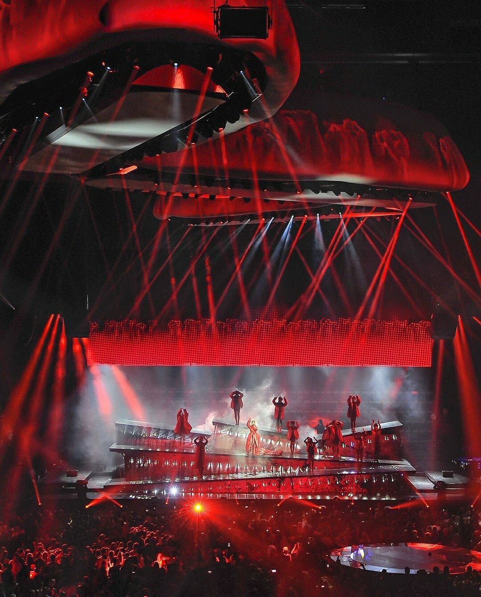 infogagabr's tweet photo. Joanne World Tour, 2017 https://t.co/q5YOS7aSVs
