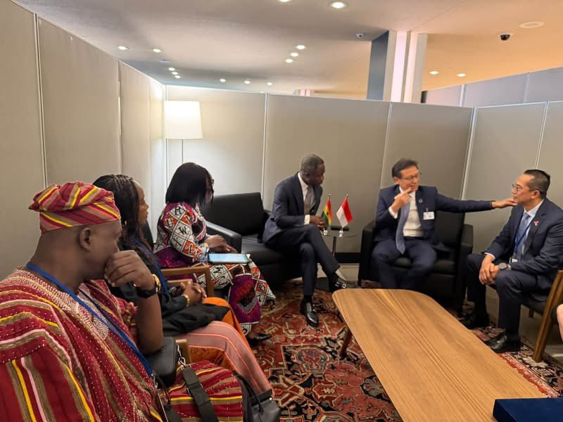 AkandohS's tweet photo. Hon. Kwabena Mintah Akandoh @KMAkandoh is pushing Ghana toward local vaccine production through strategic partnerships with Indonesia. This is how we build a stronger, more self-reliant healthcare system. 🇬🇭💪
#UNGA81 #AccraReset #ResettingGhana https://t.co/cxXzbfkk6F