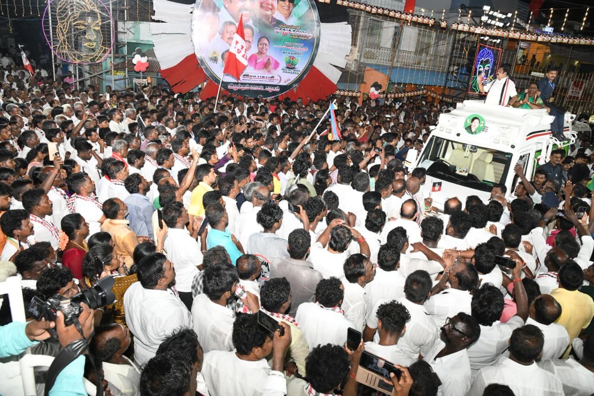 AIADMKOfficial's tweet photo. மாண்புமிகு கழகப் பொதுச் செயலாளர் புரட்சித் தமிழர் திரு. @EPSTamilNadu அவர்கள்,

#மதுராந்தகம் தொகுதி #எலப்பாக்கம் பகுதியில் கழக வெற்றி வேட்பாளர் திருமதி. கணிதா சம்பத் அவர்களுக்கு “இரட்டை இலை” சின்னத்தில் வாக்கு சேகரித்தார்கள்.

#வெல்லட்டும்_இரட்டைஇலை 🌱
#AIADMK #Madurantakam #ByeElections