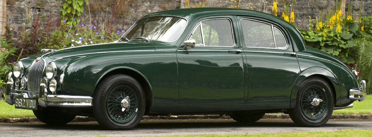 UltimativCars's tweet photo. (Background knowledge)
While keeping in mind, that #Jaguar kind of "phased out" all sub-3½L-versions as of the arrival of the "serial #MkVI, but called #MkVII", the 2½L didn't vanished; they just became the:
1. #Mark1|#Mk1,
2. then #Mark2|#Mk2 (240/340)
3. then the #SType
🤓 https://t.co/qe3HhIbcqy