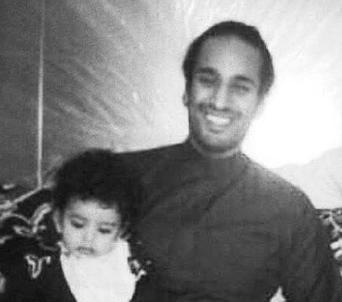 15ooww's tweet photo. عمي وعمكم وعم العالم كلها https://t.co/Dxb17qdk3t