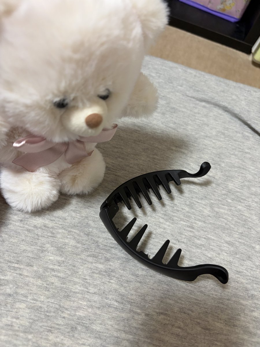 517u's tweet photo. バナナクリップ割れちゃった https://t.co/MfFDFXWb9E