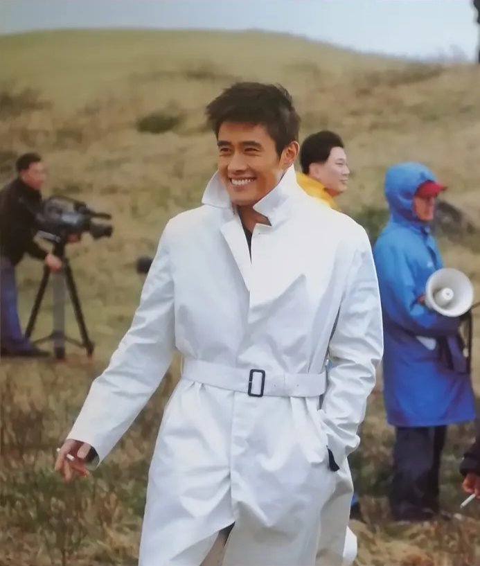 Leesouaad's tweet photo. Ahh his beautiful smile🥰🤤

#kiminha #allin https://t.co/ul8jSL7cn4