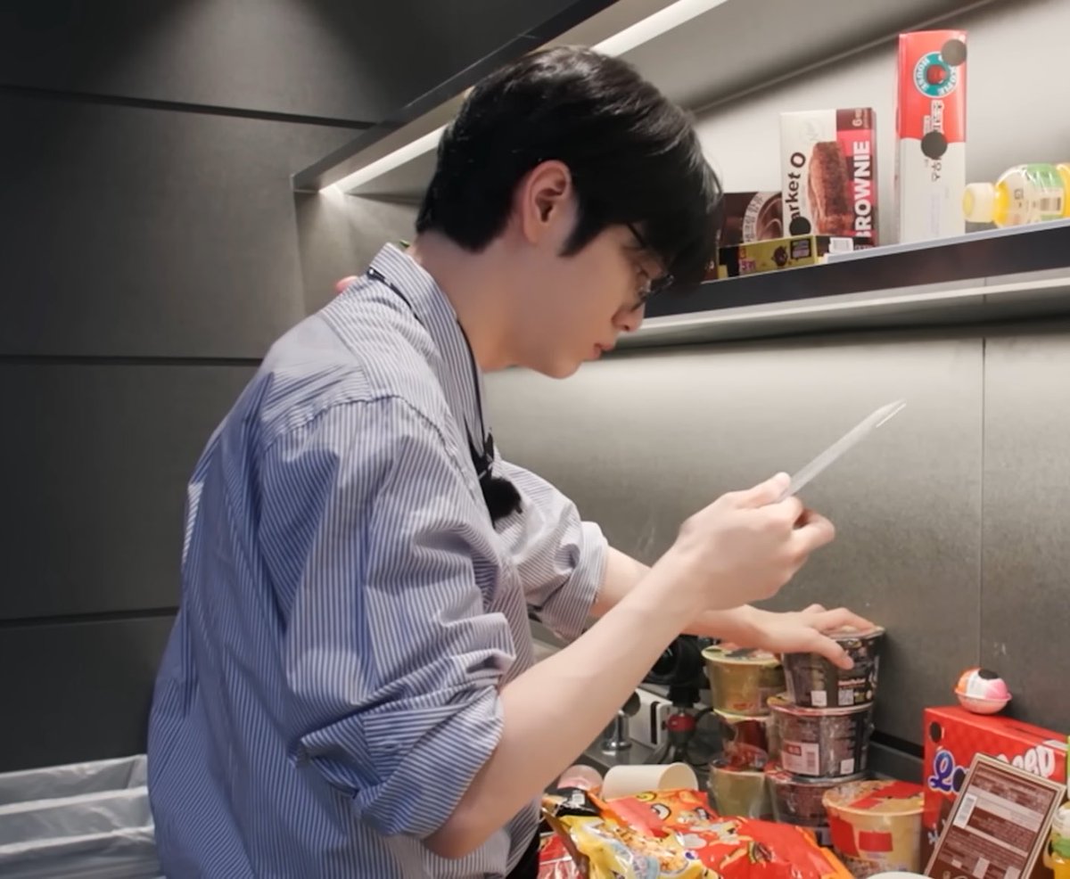 roxrobaby's tweet photo. 낮엔 최대리 밤엔 애아빠 https://t.co/06YEZ15MP2