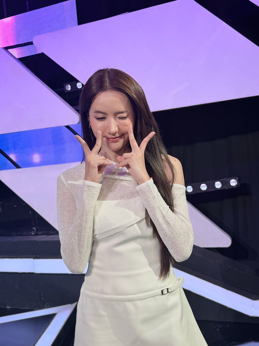 Milinyahhhh's tweet photo. รู้หน้าไม่รู้ใคร คนรู้ใจมีอะป่าว แถวนี้มีอะป่าวเนี่ยย 🫣

#รู้หน้าไม่รู้ใคร #NamneungMilinD https://t.co/XwcG6DBaO1