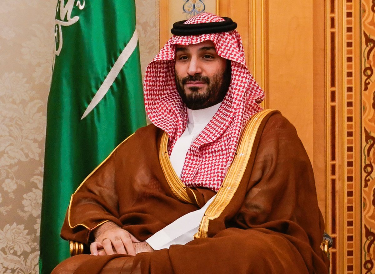 8240l9's tweet photo. رؤيةٌ تصنع المستقبل، وإرادةٌ تطاول السحاب. صاحب السمو الملكي الأمير محمد بن سلمان، القائد الملهم الذي حول الأحلام إلى واقع، وجعل من طموح شعب المملكة عناناً للسماء. 🇸🇦✨
​#محمد_بن_سلمان
#توكل_علي_الله https://t.co/E0Vx25AOr1