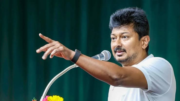 VijayismX's tweet photo. 1 RT = 1 seruppadi to " aabasanidhi "

#VulgarUdhayanidhi https://t.co/sj7CI3xLiZ