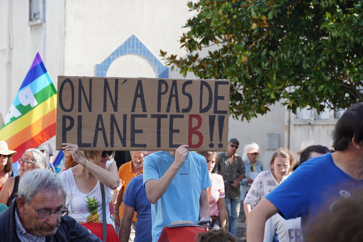 MatthiasTavel's tweet photo. Assez d'inaction climatique ! Nous voulons un plan d'urgence face au dérèglement climatique et la planification écologique. Présent ce samedi à Saint-Nazaire à la marche pour le climat, le vivant, la paix et la justice sociale. https://t.co/P4s4dujZxy