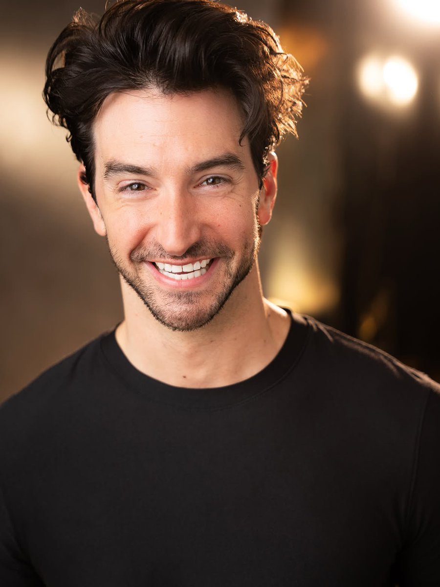 markjpont1's tweet photo. @seankaraheadshots caught me ear to ear. #headshot #actor #new #casting https://t.co/j8nGFhpZdb