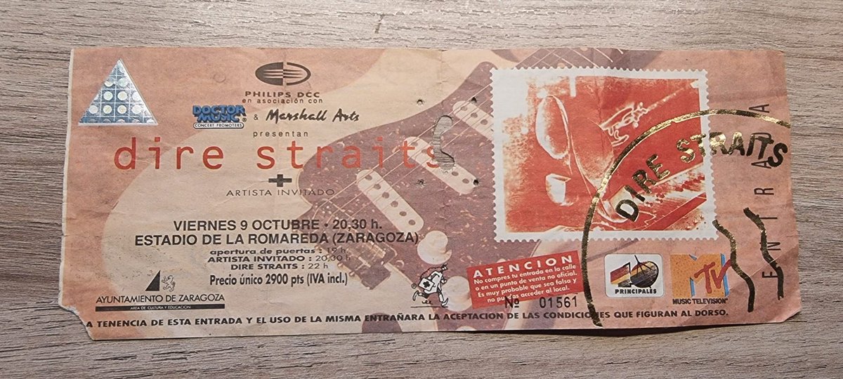 QuintaNube's tweet photo. @XTrujas @SergioLorenzi ¡Cómo han subido las entradas! Y estuvimos en tercera fila. https://t.co/2oTMZihc6g