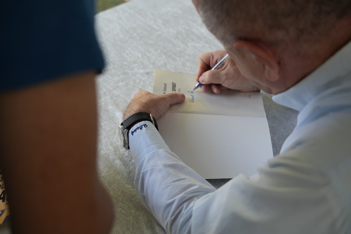 umitozdag's tweet photo. Bu yıl 8'incisi düzenlenen İzmir Kitap Fuarı'nda kitap severlerle buluştuk.

Destek Yayınları'nın düzenlediği ve Türkiye'nin içinde bulunduğu sürece ilişkin durumu anlattığım söyleşimize katılan, ardından da kitap imzalatmak için saatlerce bekleyen tüm kitapseverlere teşekkür ediyorum.