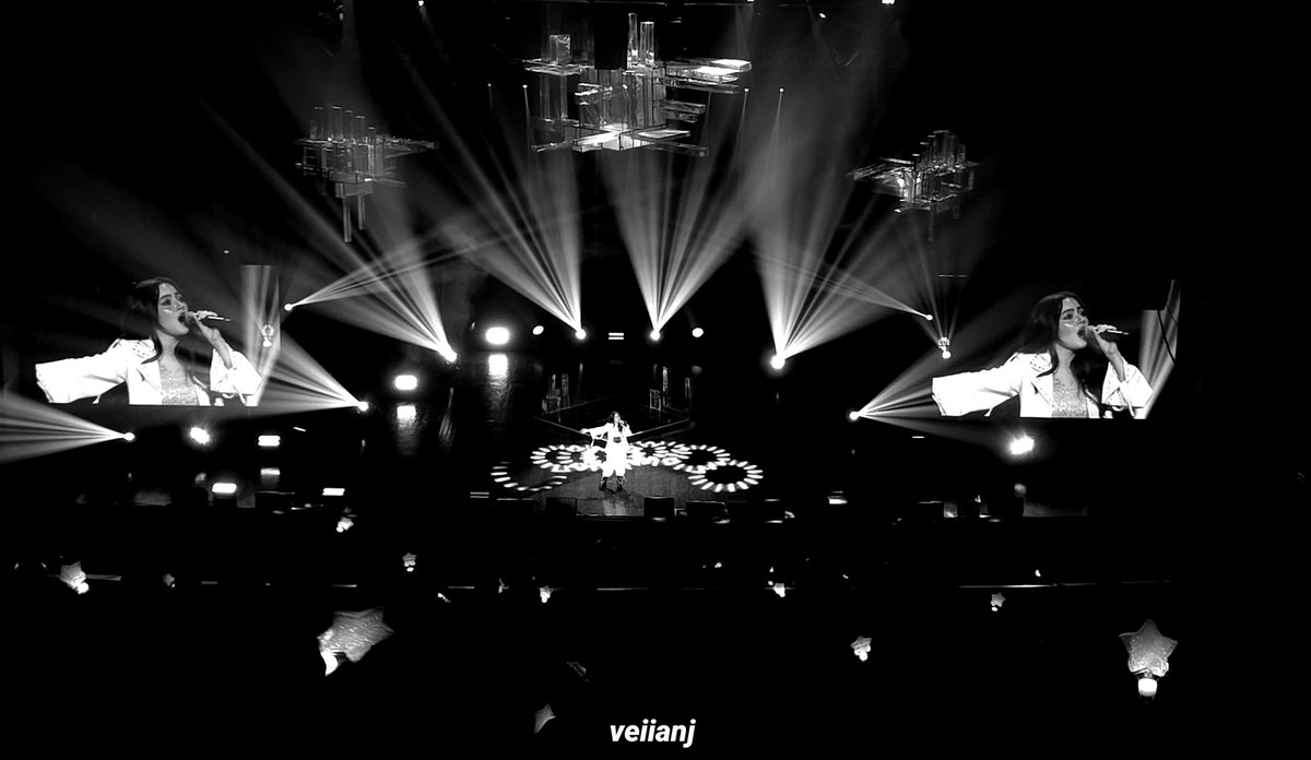 veiianj's tweet photo. this shot made me emotional coz THIS. IS. HER. NIGHT. and im sooooo proud of her 🥹 our tala this is just the start of your rise 💛

KRYSTAL BECOMING BEGINS
#BecomingKrystalMejes https://t.co/lPIey6fVEm