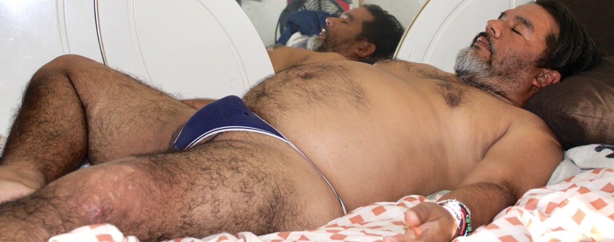 CasadoPasivoMty's tweet photo. Tanga azul de mi esposa, cuando el gusto por la 🍆 y por vestir ropa interior de mujer y uno es casado, toca usar las de la esposa…

Por eso se las compro yo, para usarlas después…

Me gusta…

Yo, PASIVO 100%
Busco ACTIVO MADURO

MD https://t.co/35YJsjhu13