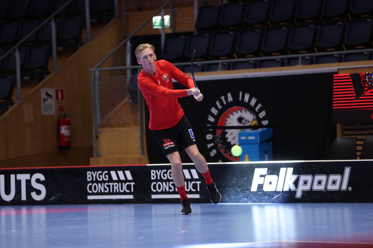 StorvretaIBK's tweet photo. Nu riggar vi om för nästa fight🦅🦊
Tekning mot Pixbo 17:30 i IFU Arena och på Innebandy Play - följ hela Storvreta IBK hela säsongen, missa inte erbjudandet du hittar via länken📺
#viärvreta #SSLse #innebandy #ViÄlskarInnebandy #floorball
https://t.co/XOFHd8e4UM https://t.co/5rgLHGl21D