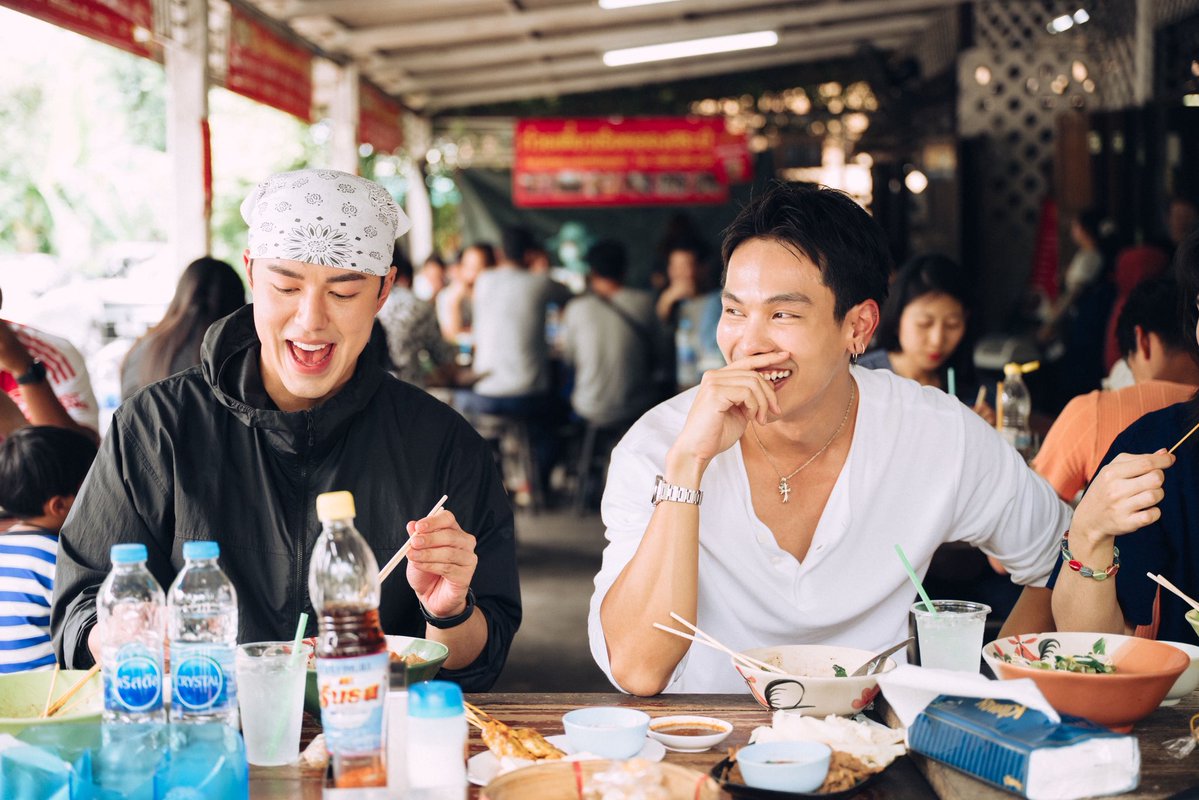 Oneconnection31's tweet photo. นี่มันก๋วยเตี๋ยวอะไรเนี้ยะ ทำไมกินแล้วมีความสุขขนาดนี้ 😌💖

ACTIVITRE EP.5 รับชมได้แล้วตอนนี้ 
🎬 : https://t.co/Bc8DOWnRil

#ACTIVITREep5
#ACTIVITRE 
#TrePorapat #ตรีภรภัทร #naphat_nine
#phingnicha #obeypun #puma_kk
#one31 https://t.co/pvEdjKVwCL