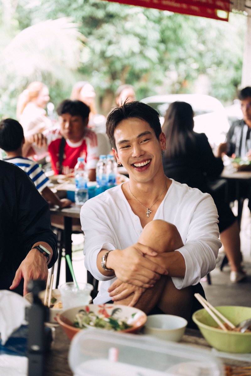 Oneconnection31's tweet photo. นี่มันก๋วยเตี๋ยวอะไรเนี้ยะ ทำไมกินแล้วมีความสุขขนาดนี้ 😌💖

ACTIVITRE EP.5 รับชมได้แล้วตอนนี้ 
🎬 : https://t.co/Bc8DOWnRil

#ACTIVITREep5
#ACTIVITRE 
#TrePorapat #ตรีภรภัทร #naphat_nine
#phingnicha #obeypun #puma_kk
#one31 https://t.co/pvEdjKVwCL