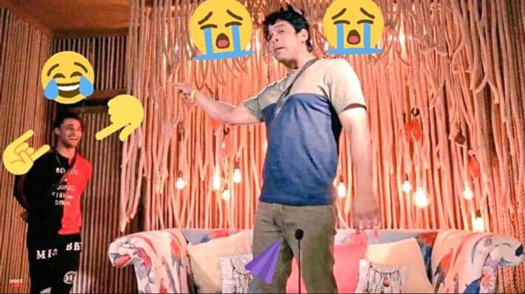 ItsAfzyy's tweet photo. Everyone knew who was crying, and if Sidharth hadn’t been Colors TV’s son-in-law, Asim would have won the show. That’s the truth, understand? https://t.co/7iy67wEXLv