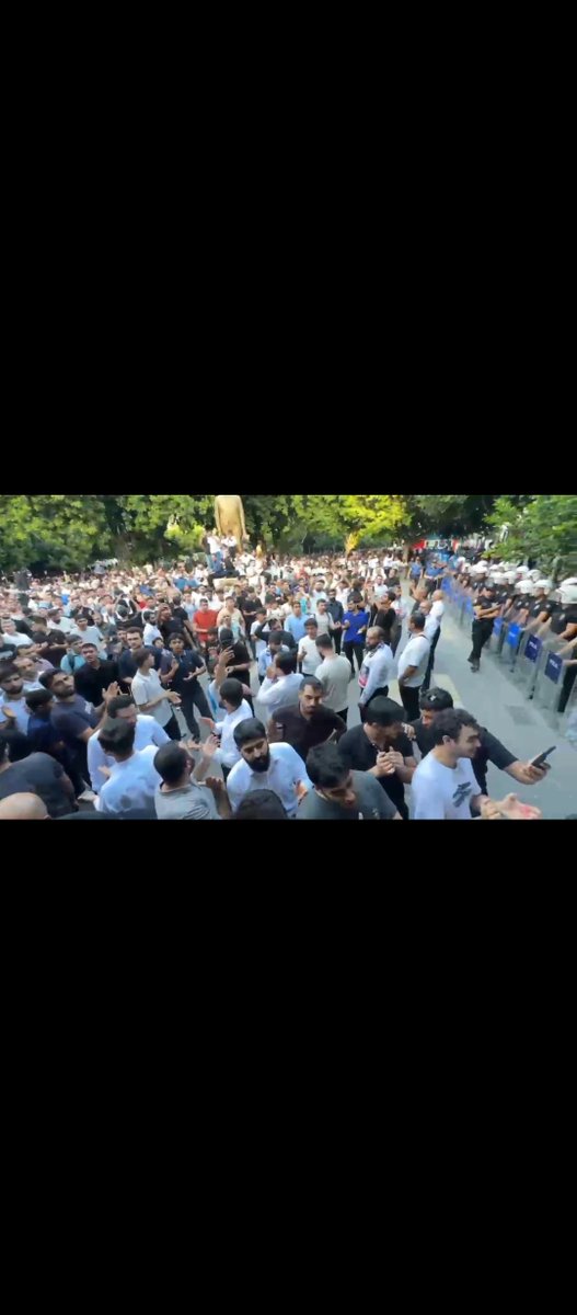 ergulbilal21's tweet photo. Alparslan Kuytul’un talebeleri ve  sevenleri tarafından haksız tutukluluklara tepki göstermek amacıyla Adana İnönü Parkı’nda  basın açıklaması düzenlendi polis kalabalığı ablukaya aldı

PolisAblukası
#AdanaEmniyeti
Polis DevletiIstemiyoruz https://t.co/lUMBDWY5yQ