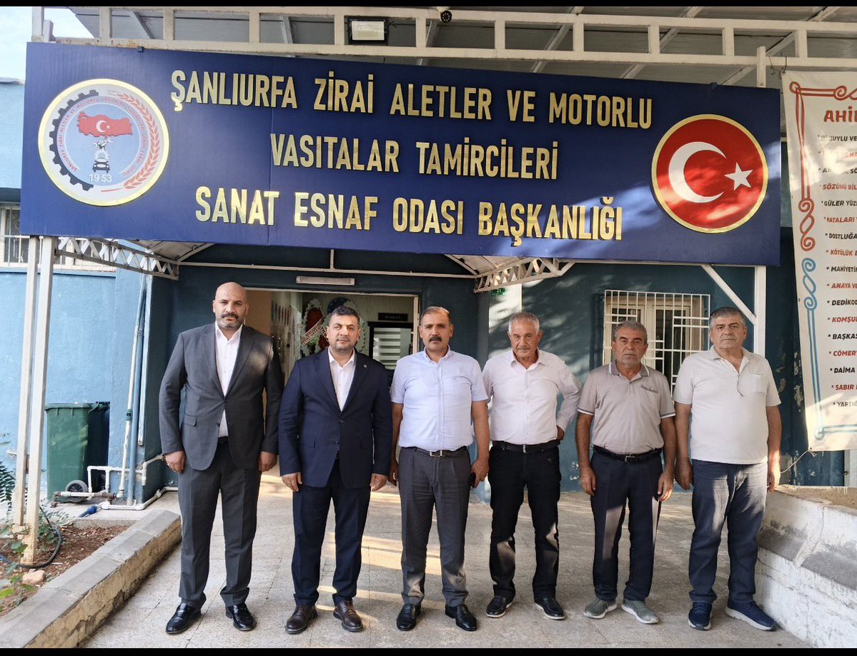 emin_yetim's tweet photo. Şanlıurfa Zirai Aletler ve Motorlu Vasıtalar Tamircileri Sanat Esnaf Odası Başkanı Sayın Halil Polat’ı ziyaret ettim. 

Şehrimizin esnaf ve sanatkârları ile sanayi sitelerimizin meseleleri üzerine verimli bir sohbet gerçekleştirdik. 

Nazik ev sahipliği için kendisine teşekkür ediyor, çalışmalarında başarılar diliyorum.

@HalilPolatBsk