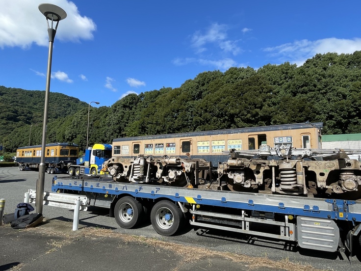 ABFM2200's tweet photo. 【活動報告更新】
2年前の9月26日。
たった1日でも、42年ぶりに故郷に帰ってこれたのは、皆様と共に実現した奇跡です。
どれだけ時間をかけてでも、小田急線の走る故郷に2両の2200形を必ず連れて帰ります。

#小田急線2200形救出2周年
帰還に備え、修繕へご支援をお願いします
https://t.co/aOsaWzEGuF https://t.co/MrBFEnfby9