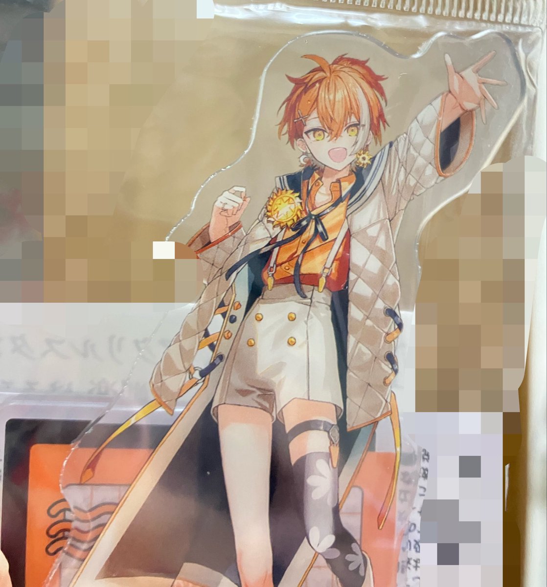 u_lu_holo's tweet photo. ずっと初期アクスタで我慢してたけど、ファーストライブ終わりにやっぱ買うと思ったら既に早期予約分終わってたから店舗で買ってきた😭れんくんは明日通販分で届きます！！ https://t.co/V5300Io6Rb