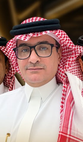 tiit833's tweet photo. ما أمداه يبدأ، مسكوه الباب.

يا حسافة النظارة الجديدة، وتنعيم الوجه.

🤣 https://t.co/mhlKGBGgIl