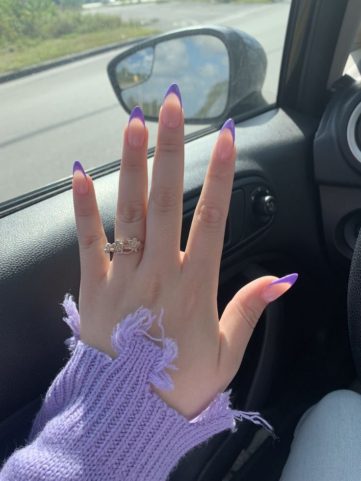 Bllury's tweet photo. Lilac nails. 💅🏻💜 https://t.co/Zgr8DaJl9s