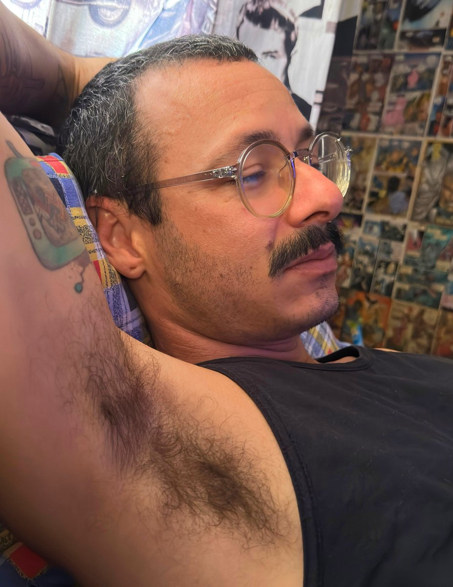 brunodelua's tweet photo. Sabadão preguicinha, na cama dele botando os Drag Race em dia. 👠📺💄✨️💖

DM pro pack do suvaquinho 🌿 💌 🔥 https://t.co/IK8MBYQvGK