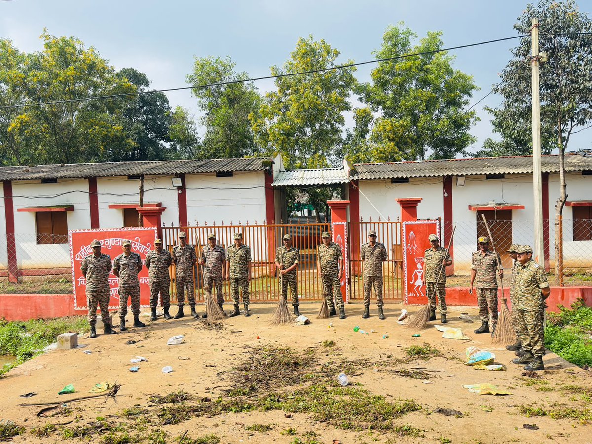 80Crpf's tweet photo. #SpecialCampaign6, 80 Bn  actively participated in the Preparatory Phase by identifying cleanliness sites and conducting a dedicated cleanliness drive to ensure a clean and green environment.Emage -1
  ​Committed to the vision of a clean India!
​#SpecialCampaign6 #SwachhBharat # https://t.co/tSWUjPKZHD