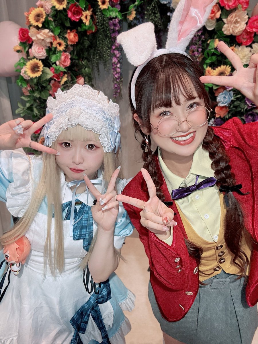 Emma_nekonyan's tweet photo. 退勤🐾

りつ生誕大盛況でした🌟
雨の中駆けつけてくれてありがとうです❕
フードや衣装も好評で良かった〜🫶

私にまでチェキフォトカおまプ遠隔入れてくださった神様たち 本当に感謝ですありがとう！！！ りっちゃんとのツーショも撮ってもらえて嬉しかった💖

りっちゃんお疲れ様！大好き〜♡♡♡ https://t.co/MB6xXhj7rh