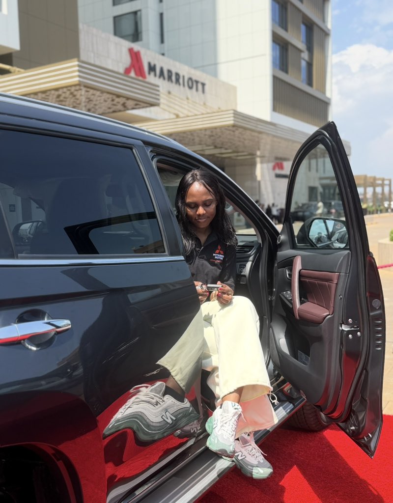 CarolPrim3's tweet photo. I finally joined the #DiscoverYourNextDrive campaign by @VictoriaMotorsU happening at the Marriott Hotel, and at this point I might just break the bank for the Mitsubishi Outlander.😭 https://t.co/Ld6XSmHNKz