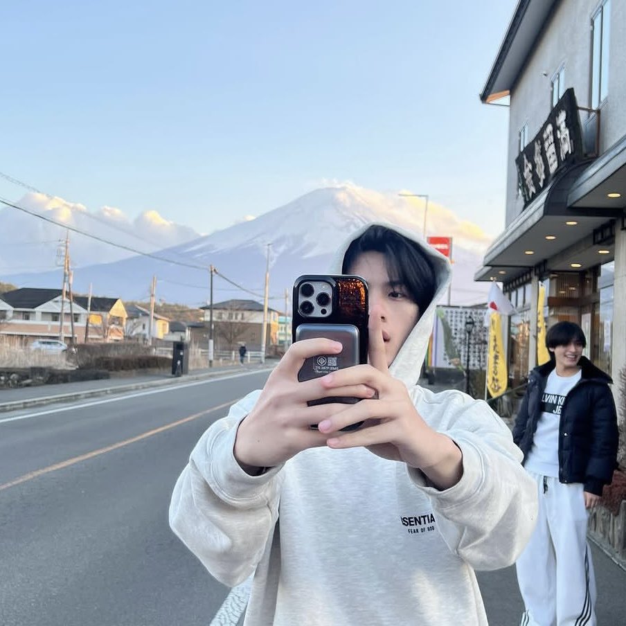 misosoup129's tweet photo. จำไว้นะน้อง เจอรูปแบบนี้ในไอจี แฟนเค้าถ่ายให้ทั้งนั้น https://t.co/1qNjC53Gew