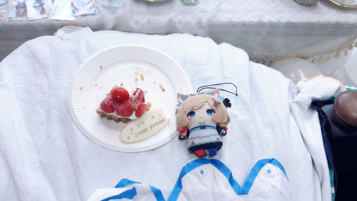 suop_q66's tweet photo. 【 #エリコニHBD2026 🌲 】
※cos
エリーちゃん今年もお誕生日お祝いできて嬉しいです💗
今年は新衣装から歌みたまで出してくれてオタク嬉しすぎて横転してます🫨☝️

お体壊さないようこれからもお気を付けてお過ごしください🥰

p.s. 新衣装の組み合わせは、ゴスロリ赤目帽子無が好きです❤️ https://t.co/9EgR7VqCYp