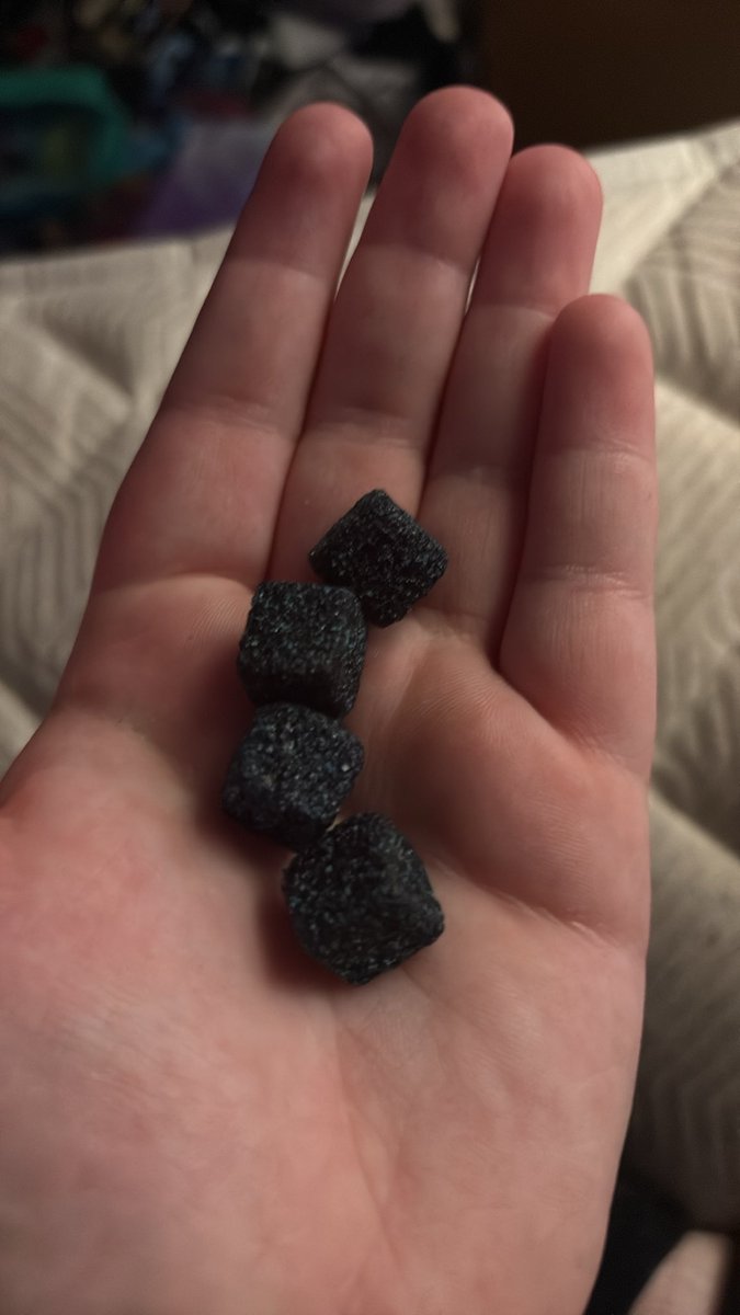 Alex_vent4's tweet photo. Birthday edibles (don’t worry I won’t green out) https://t.co/uHdu3rZiYi