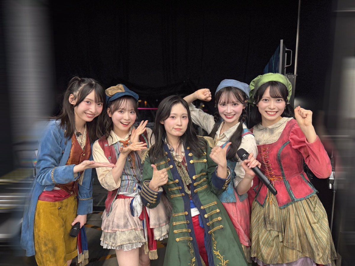 kairi_okumoto's tweet photo. #AKBサンコンコン 
1日目ありがとうございました✨️

「鏡の中のジャンヌ・ダルク」
ギターソロやりました🎸

音楽が大好き、本気でロックしたい気持ちを思い切りぶつけました

何よりみんな輝いていて、ステージがキラキラしていて本当に素敵だなって思いました😭🌈

45曲走り抜いた‼️もえる🔥✨️ https://t.co/Dn43PJrF5w