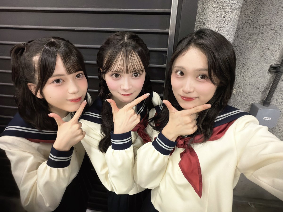 kairi_okumoto's tweet photo. #AKBサンコンコン 
1日目ありがとうございました✨️

「鏡の中のジャンヌ・ダルク」
ギターソロやりました🎸

音楽が大好き、本気でロックしたい気持ちを思い切りぶつけました

何よりみんな輝いていて、ステージがキラキラしていて本当に素敵だなって思いました😭🌈

45曲走り抜いた‼️もえる🔥✨️ https://t.co/Dn43PJrF5w