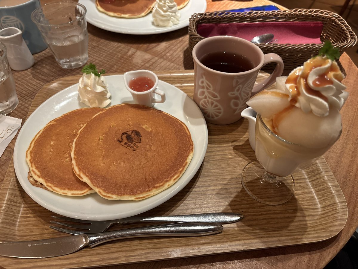 takummn49's tweet photo. 甘いものは正義しあわせっ、、、🥰🥰🥰🍐

今週もお疲れさまでしたっ☺️ https://t.co/KOMPRV63Yn