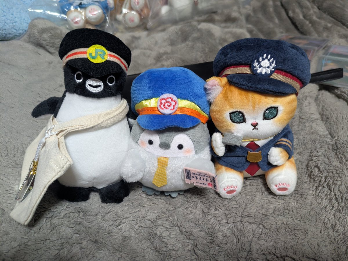 Pui0604's tweet photo. ★プロフィール★
ニックネーム∶ぼたん
性別⚧️
住んでる地域∶千葉
好きな作品∶モンハンシリーズ、ちいかわ、コ名探偵コナン、ウペンちゃん、モフサンド等…。主に千葉県内でソロ活してます🤔たまに、東京都心へも推し活しにいったりもします😄当アカウントは、ぬい活メインでよろずアカウントでも有 https://t.co/ZyfAT72R49