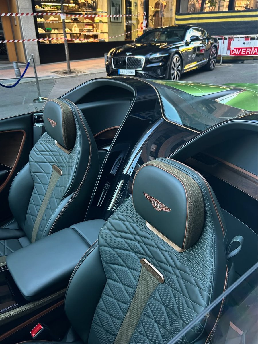 ZyroCar's tweet photo. Bentley Mulliner Batur Convertible https://t.co/nFpejEPKsd