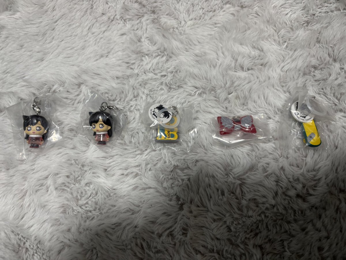 gcdrghy's tweet photo. 【交換】名探偵コナンめじるし

譲→毛利蘭、蝶ネクタイ型変声機、探偵バッジ
　　ターボエンジン付きスケートボード

求→江戸川コナン

明日の日中府中・調布付近での手渡し希望。
宜しくお願い致します。 https://t.co/jAwSYK1x00