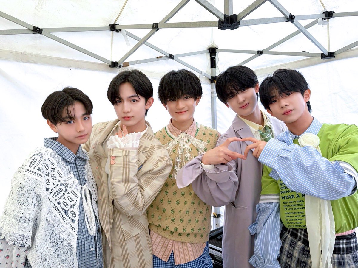 404_NF_official's tweet photo. ✛20260926✛

1st ALBUM「ERROR CODE 404」リリース記念イベントありがとうございました！🙇‍♂️
「ERROR CODE 404」沢山聴いてください🎧🎶

9月27日(日)17:00〜！
生配信番組
「Not FoundのちょーべりBUZZってる？」も是非チェックしてください☝️
https://t.co/6A98E9EOR3

次回は...
10月11日(日)開催
「HERO GATE」出演＠ 代々木公園野外ステージ

#NotFound #4NF4 #EBiDANNEXT