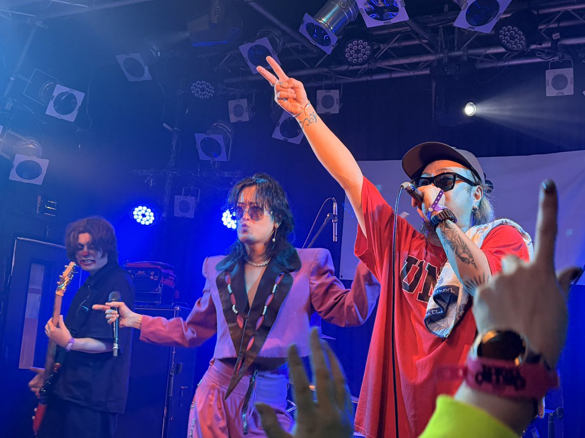 m_sasabe0122's tweet photo. 初めてのTOKYO CALLING、めちゃめちゃ楽しかったー！
TMN羊はジブさんの低音バキバキのベースもかっこよかった！

ロマバカや銀ちゃんも見たかったけど時間の都合で離脱💦

お疲れ様でしたー！

#TOKYOCALLING
#TMN羊 https://t.co/NtigRSbJqm