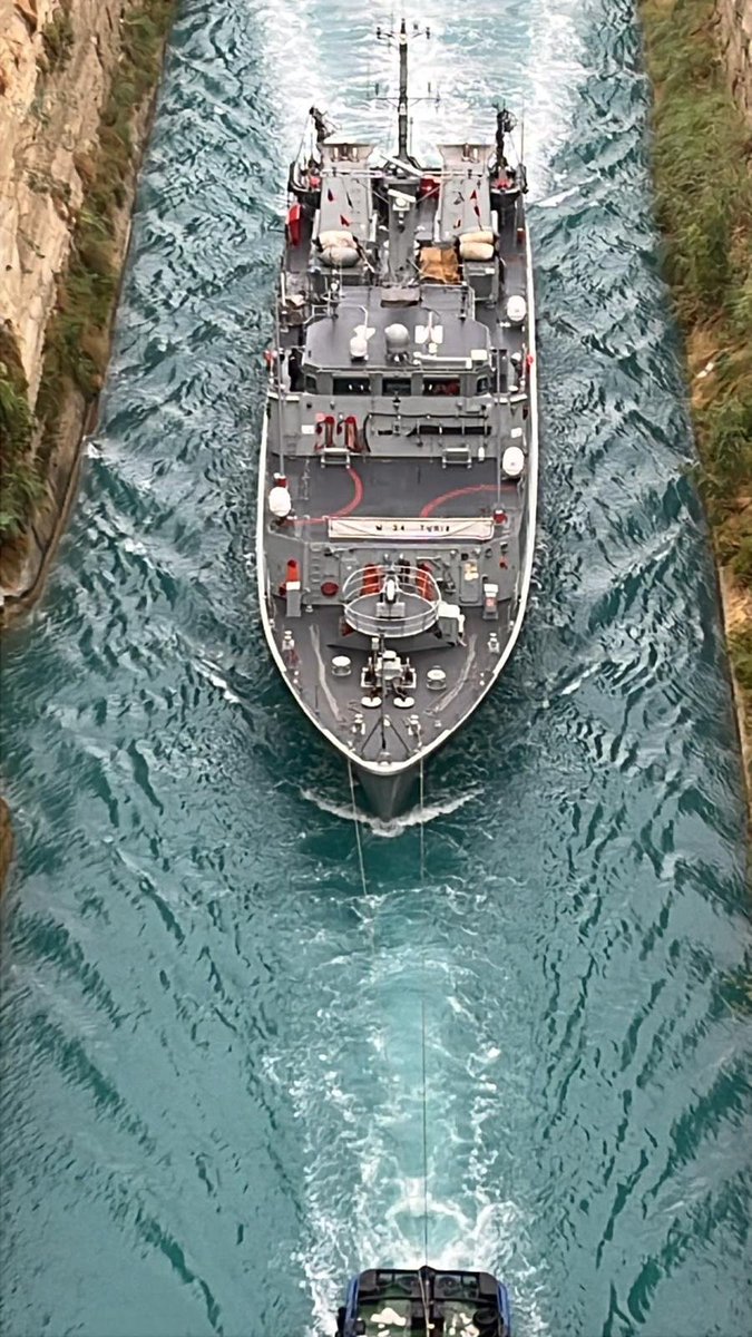 Armada_esp's tweet photo. ⚓️🇪🇸 Nuestros cazaminas navegan por el Canal de #Corinto contribuyendo a la seguridad marítima y a la protección de las infraestructuras submarinas.

🌊 Porque bajo la superficie también se juega la seguridad de España y de Europa.

#SomosLaArmada #DefendemosEspañaEnYDesdeLaMar https://t.co/L2beqwRWcb