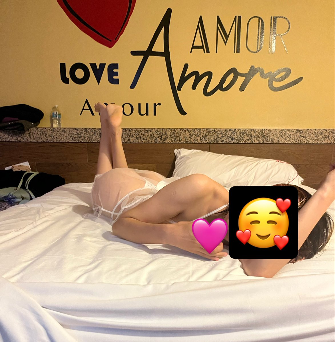 Danyteenpetit20's tweet photo. Holaaaaa 🩷

Quién para tenerme así? 

Denle rt si les gusto as�� flaquita y blanquita ☺️

80 rts y les enseño mi carita 🙈 https://t.co/iU9qaaCQT6