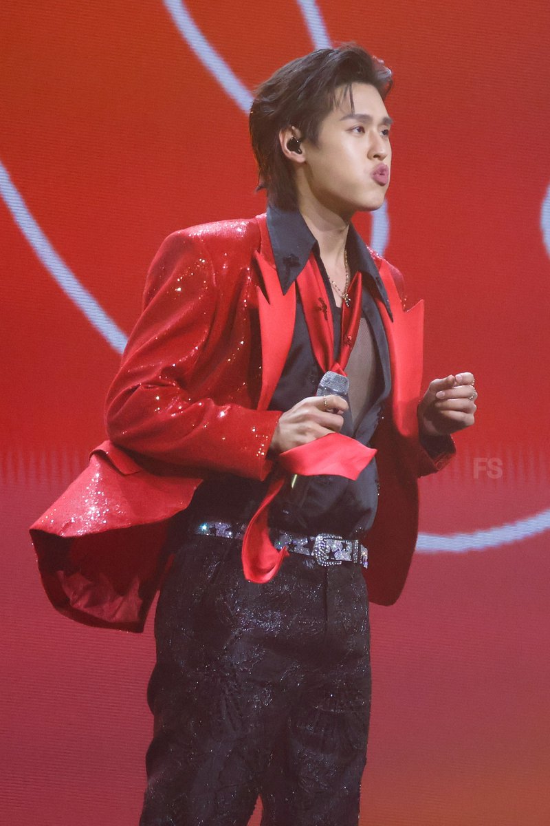 fspp28's tweet photo. BILLKIN ON STAGE DAY 1 
#เบิ้มเบิ้ม #Bbillkin https://t.co/3BfJnBiMtS
