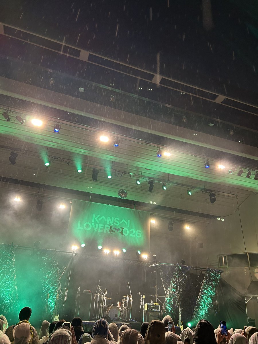 tsg04kei's tweet photo. カンラバ！雨すごかったけどそれでも行って良かった🤝

関西愛溢れるパドルズ、最後の方前に出てきて歌ってくれたり、夏の終わりに久々夏の幻聴けたのもいい思い出になりました🫶

トラフィフ久々ライブ見れて良かった＾＾
素敵な歌詞とまっすぐ歌う姿でいつも以上に泣きそうになった🥹 https://t.co/LEyu1TRcEQ