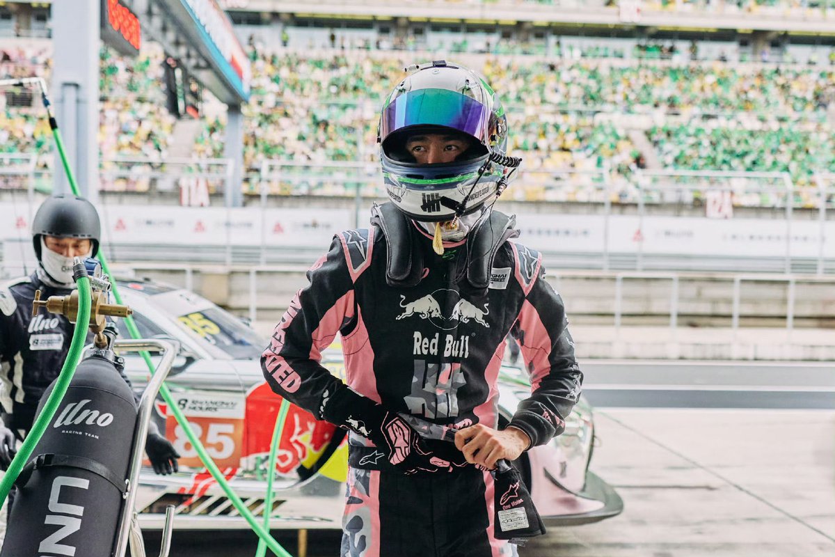 Luna85105's tweet photo. No.85 คนหล่อ ��
#WangYibo #YIBO85 #Shanghi8HR #UNOracing #85Racing https://t.co/3yOpy5LNwg