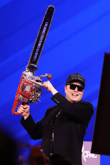 MicheleZanini's tweet photo. In February 2025, Elon Musk waved a "chainsaw for bureaucracy" at CPAC. Eighteen months later, what had DOGE actually done to the ranks of federal managers and administrators, which had soared in prior decades? Some basic facts from the latest @USOPM data 
(1/7) https://t.co/RXBKFFHD32