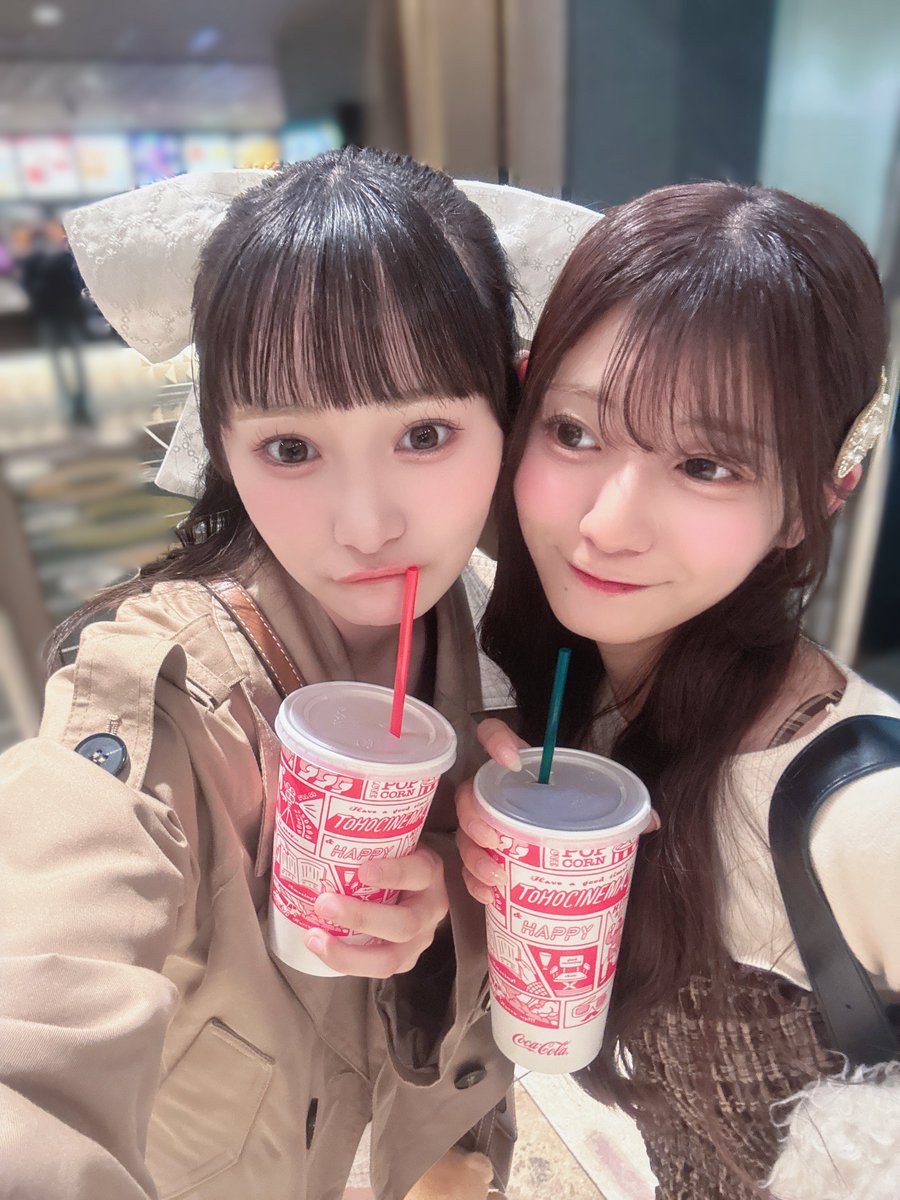 yamano_arisu's tweet photo. みっちゃんお誕生日おめでとう😻🩵ྀི

みっちゃんといると落ち着く〜😌✌🏻
私がまいちゃんの強めの力でマッサージ？受けてる時も、みっちゃんはいつも見守ってくれてる(?)😂🥰
SASUKEさんも応援してるよ‼️❤️‍🔥💪🏻
みっちゃん大好き💖💖💖💖

一緒に映画観に行った時の写真🎥🥤🍄
#大信田美月生誕祭2026 https://t.co/4vTC0k1Jiw